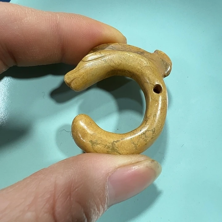 透闪石质玉未镶嵌挂件