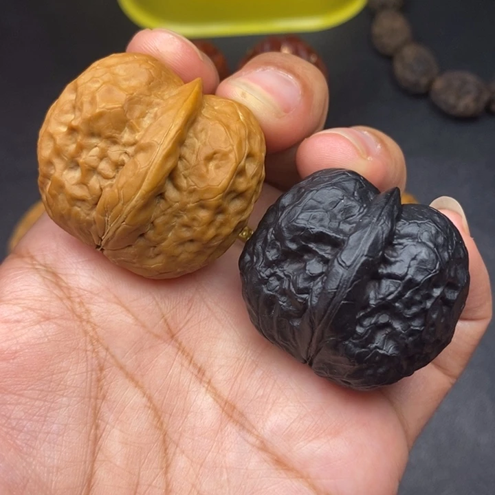 文玩核桃吊坠38尺帝王筋元宝