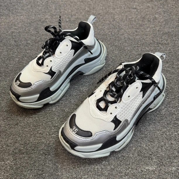 99新 Balenciaga/巴黎世家 triples 白灰老爹鞋35码/3004
