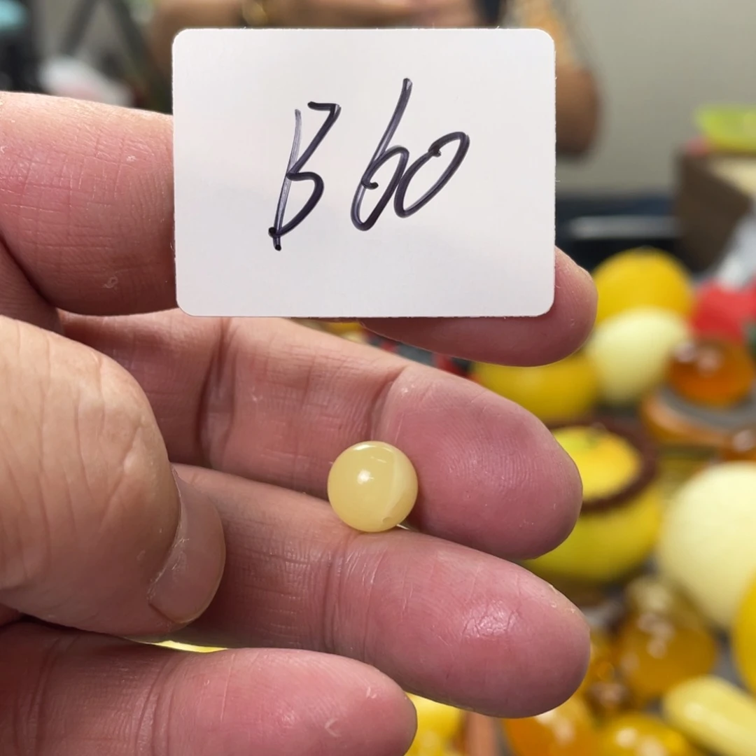 手链琥珀未镶嵌多样性发，发其中一件