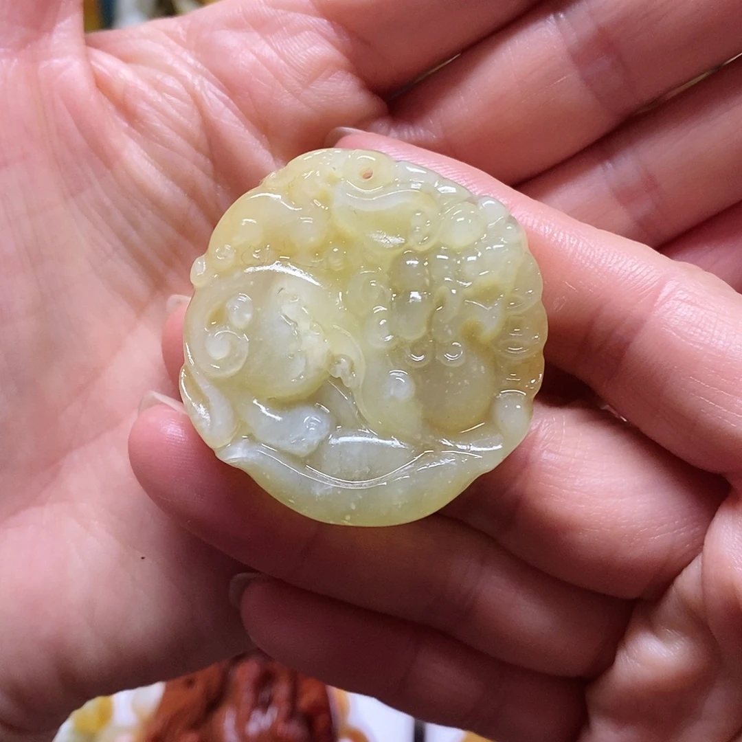 岫玉未镶嵌吊坠(赠链)