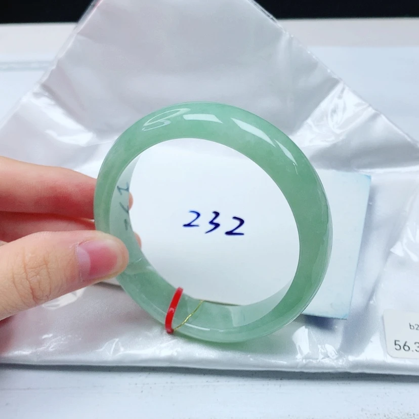 【闪购商品】翡翠手镯（贵妃镯）未镶嵌缅甸天然a货手镯56+