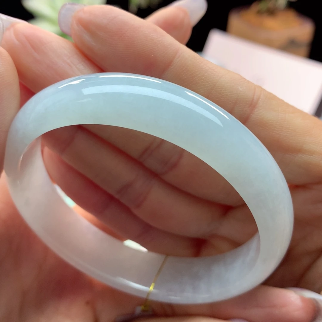 翡翠手镯未镶嵌天然缅甸翡翠手镯