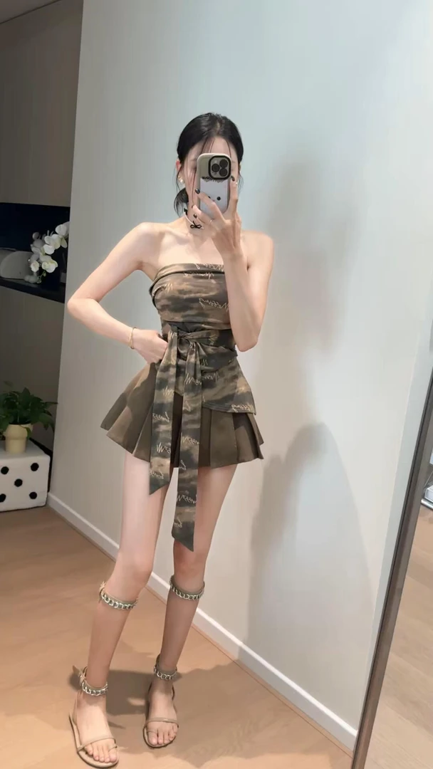 辣妹字母印花收腰绑带不规则抹胸背心高腰显瘦百褶短裙两件套装女