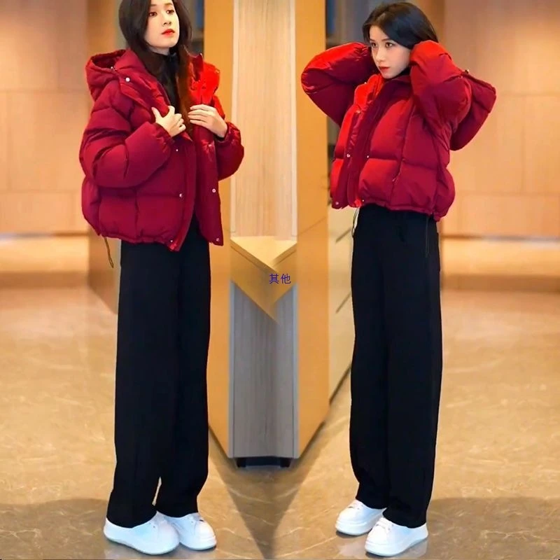 2025小个子新年战袍时尚红色连帽保暖棉服外套加绒裤子减龄两件套