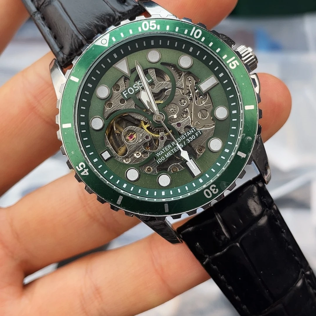 锻造刚壳机械腕表