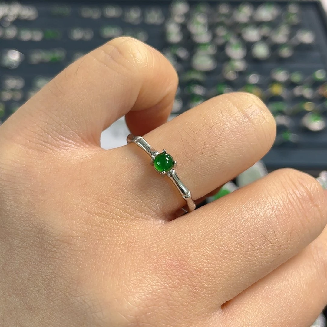 未镶嵌戒指翡翠戒指