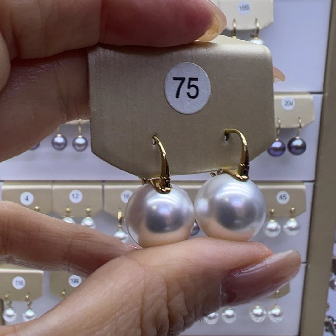 耳饰18K金镶嵌淡水珍珠