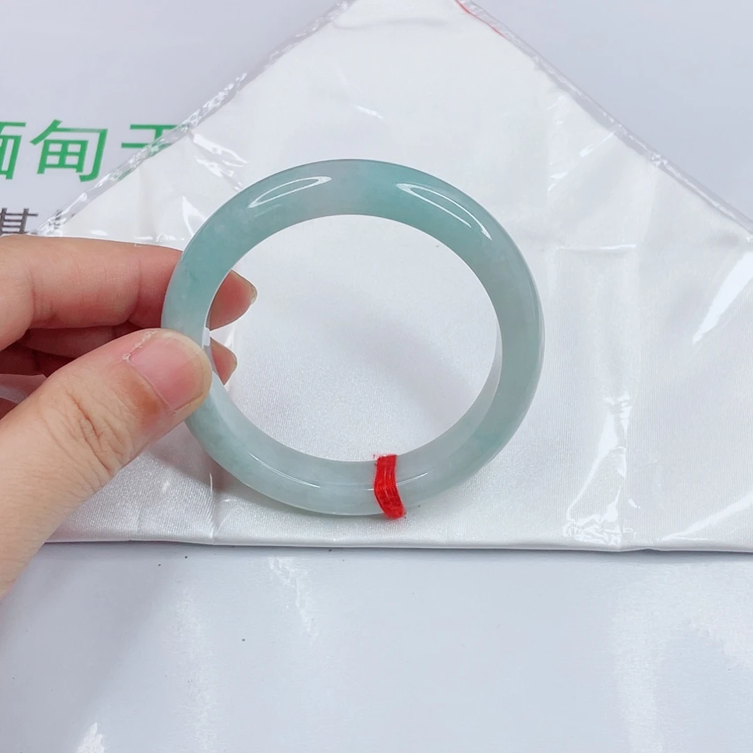 翡翠手镯未镶嵌冰蓝水手镯