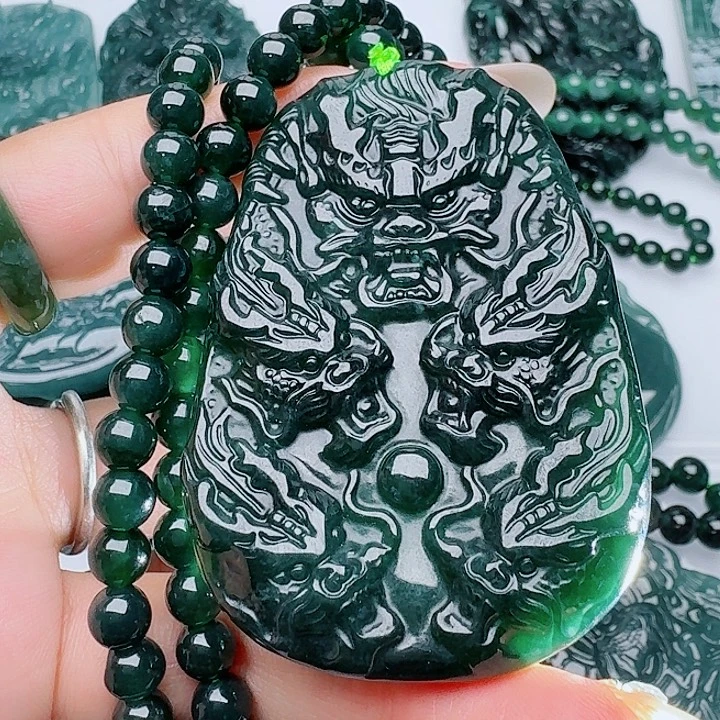 翡翠未镶嵌颈饰多样性发其一