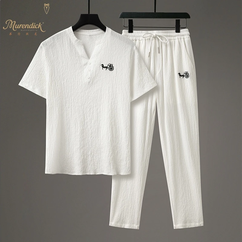 夏季男士轻薄透气休闲套装薄款V领刺绣冰丝两件套纯色百搭宽松T恤