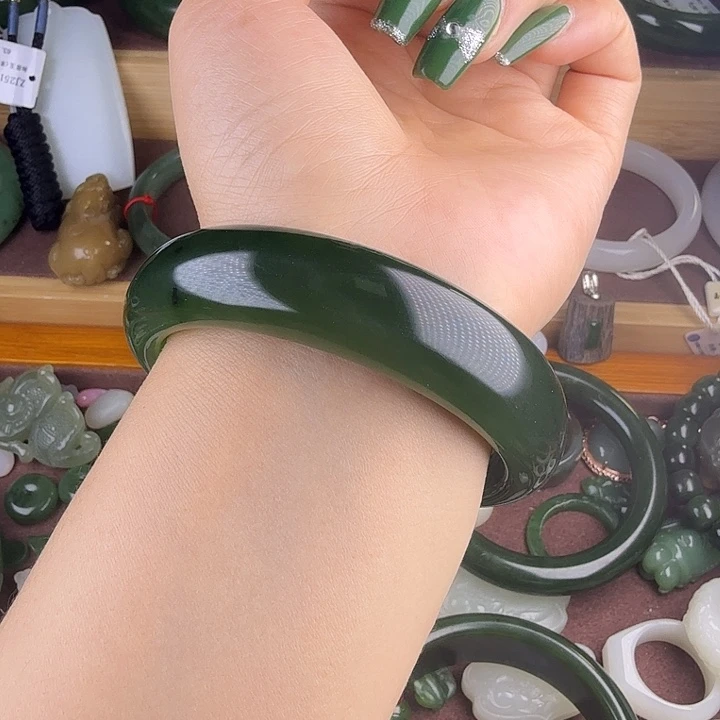 和田玉（糖玉）未镶嵌手镯