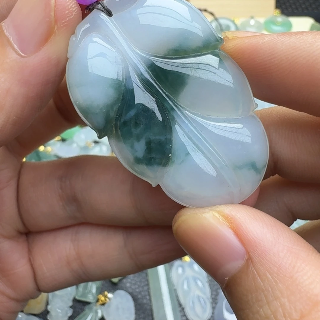 翡翠未镶嵌吊坠(不含链)大叶