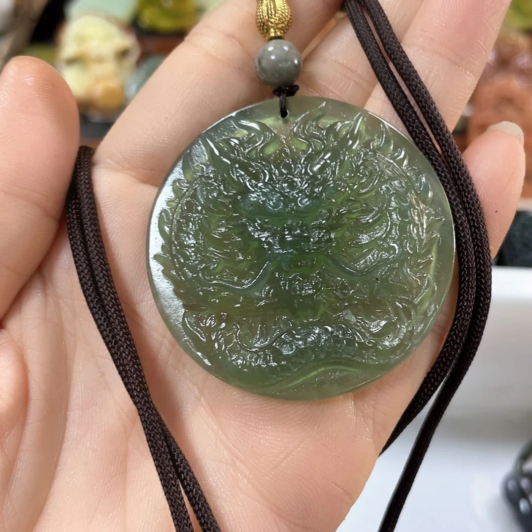 蛇纹石玉颈饰未镶嵌