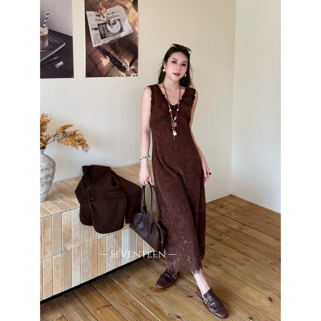 KIKI严选：93178-YFX家欧货南油秋季V领高级感重工洋气连衣裙无袖