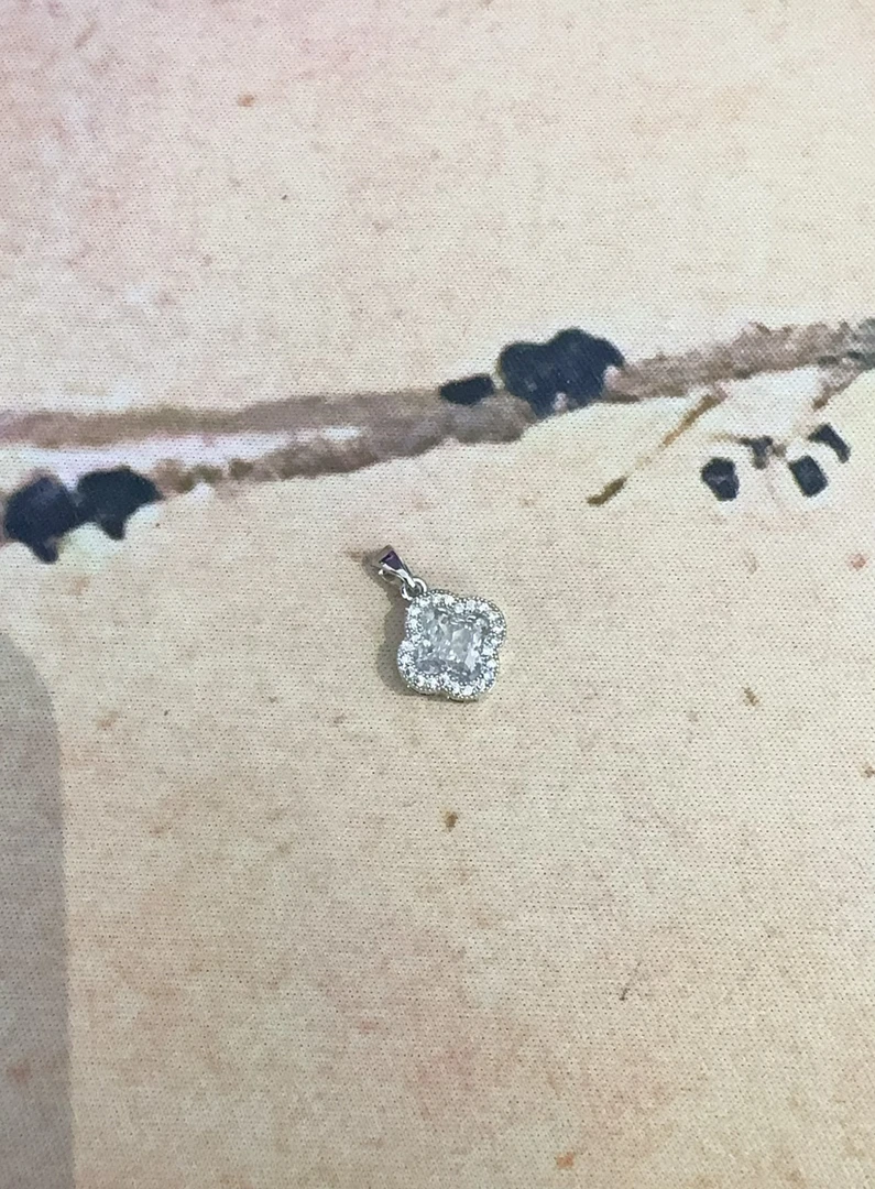 [南非甄选】 NFZX 高端定制 LC-631 四椰草经典白色吊坠