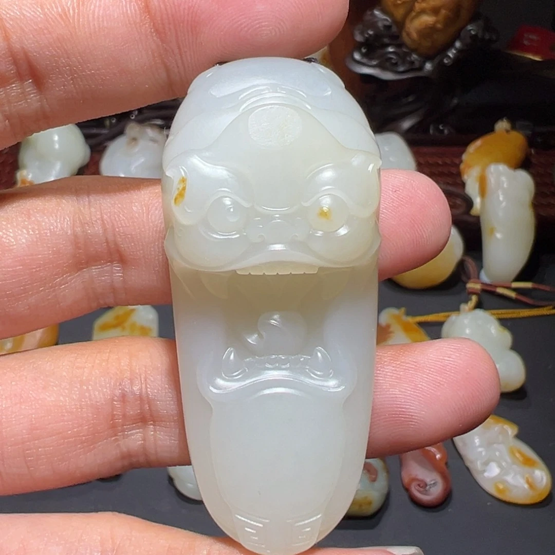 颈饰未镶嵌和田玉（子料）u****2