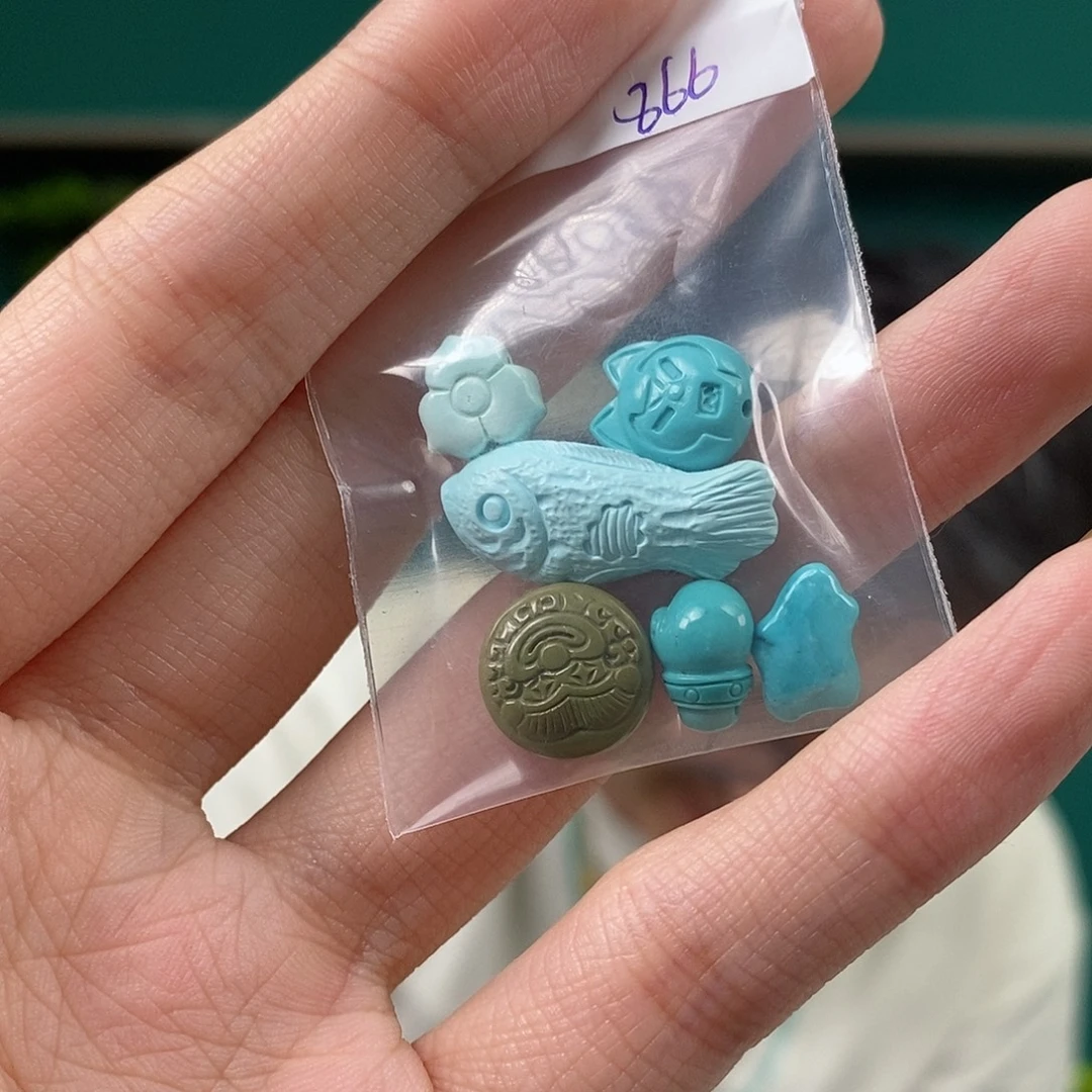 绿松石未镶嵌珠宝奇石