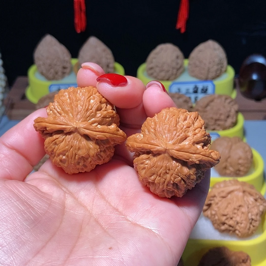 文玩核桃吊坠等*白狮子