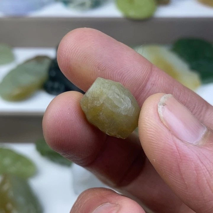 和田玉（糖玉）未镶嵌颈饰