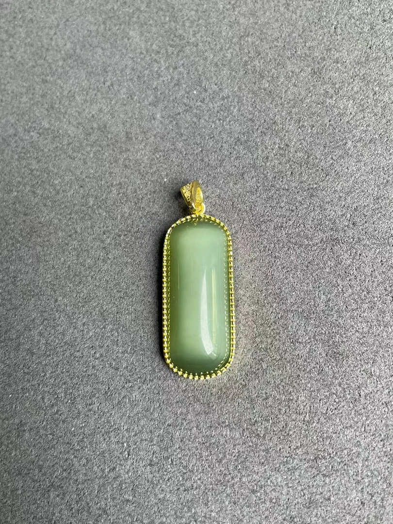 S925银镶嵌天然和田玉碧玉绿猫眼无事牌吊坠