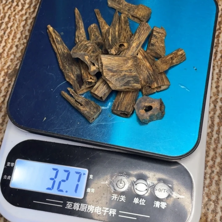 n***n沉香沉香碎屑红骨虫漏原材料30g