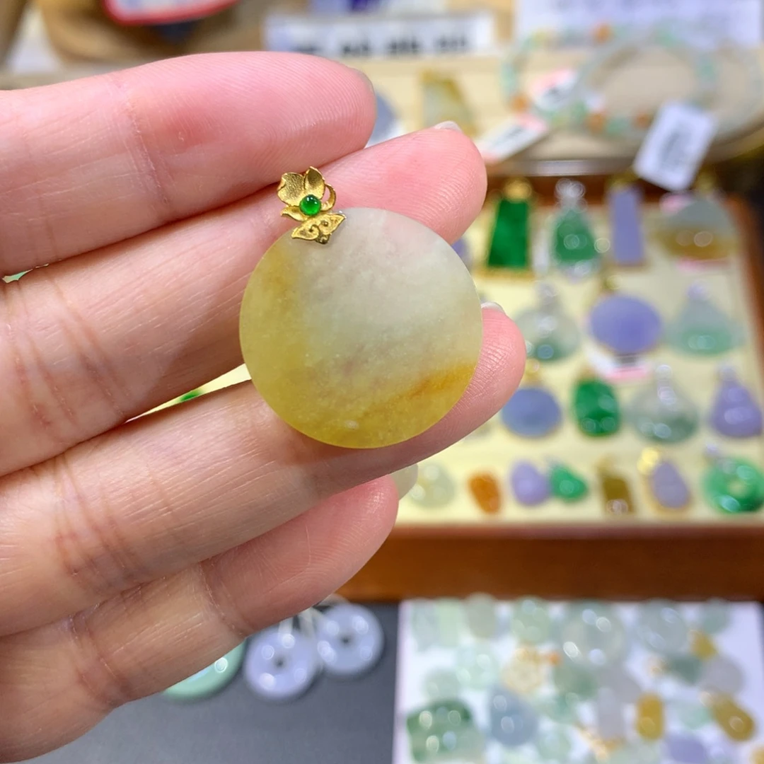 翡翠18K金镶嵌颈饰