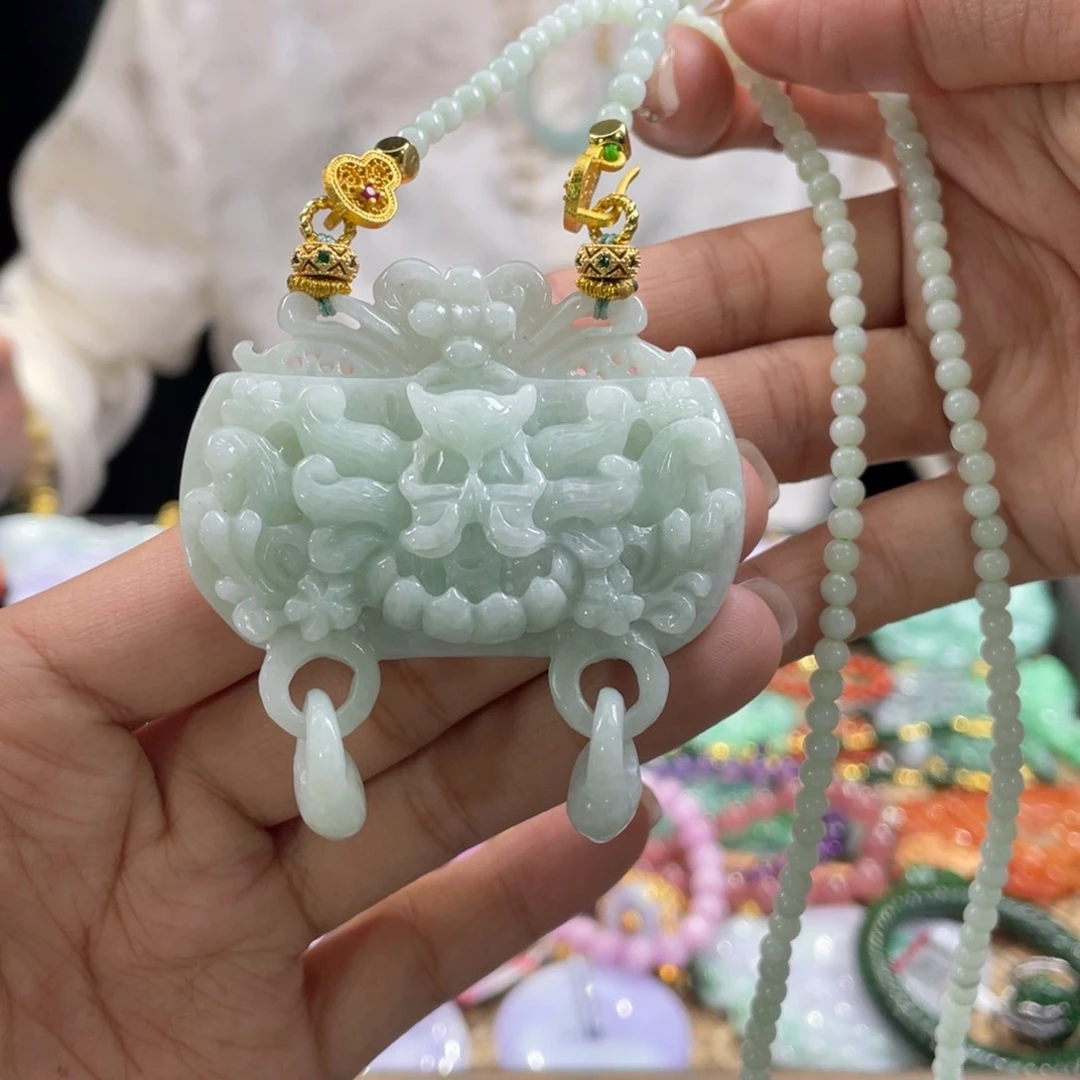 翡翠颈饰未镶嵌代编织