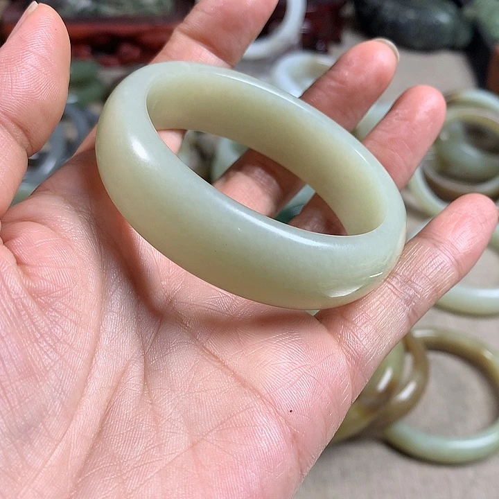 智***缘和田玉（糖玉）未镶嵌颈饰