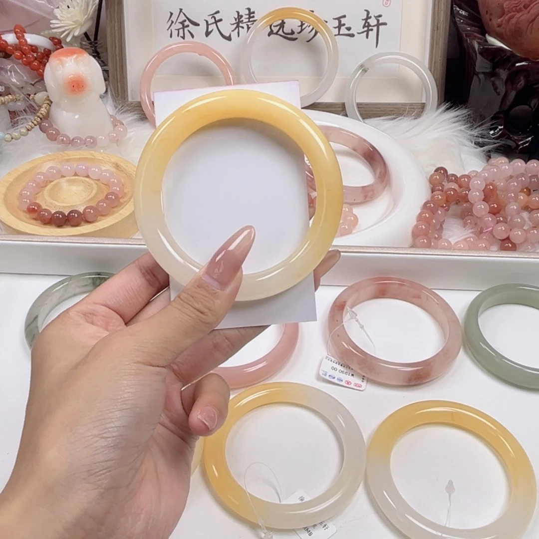 未镶嵌手镯石英质玉佳*吖