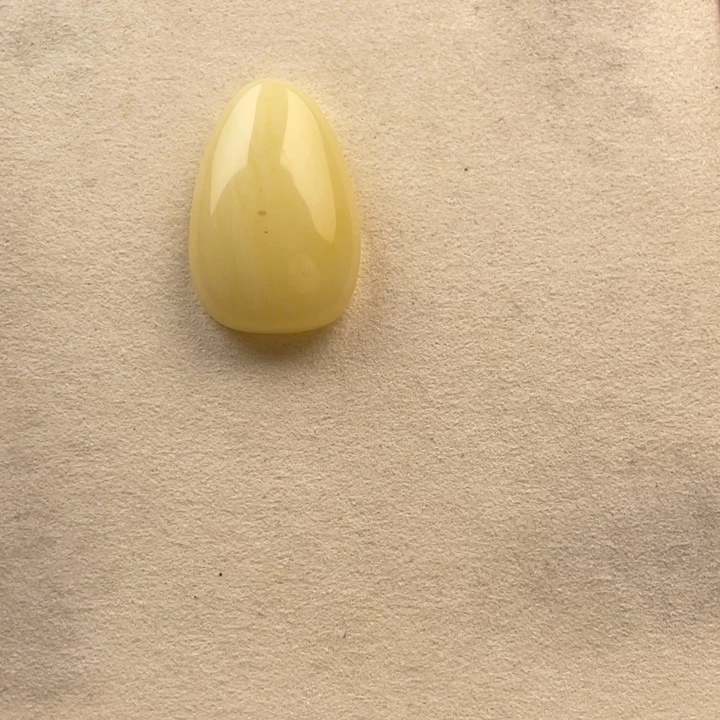 琥珀未镶嵌颈饰好