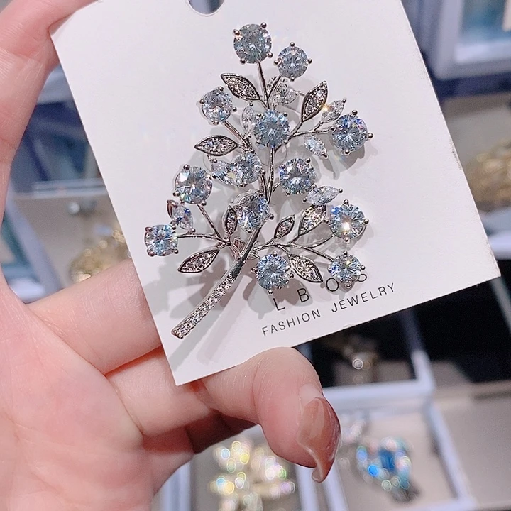 锆石铜合金树叶胸针
