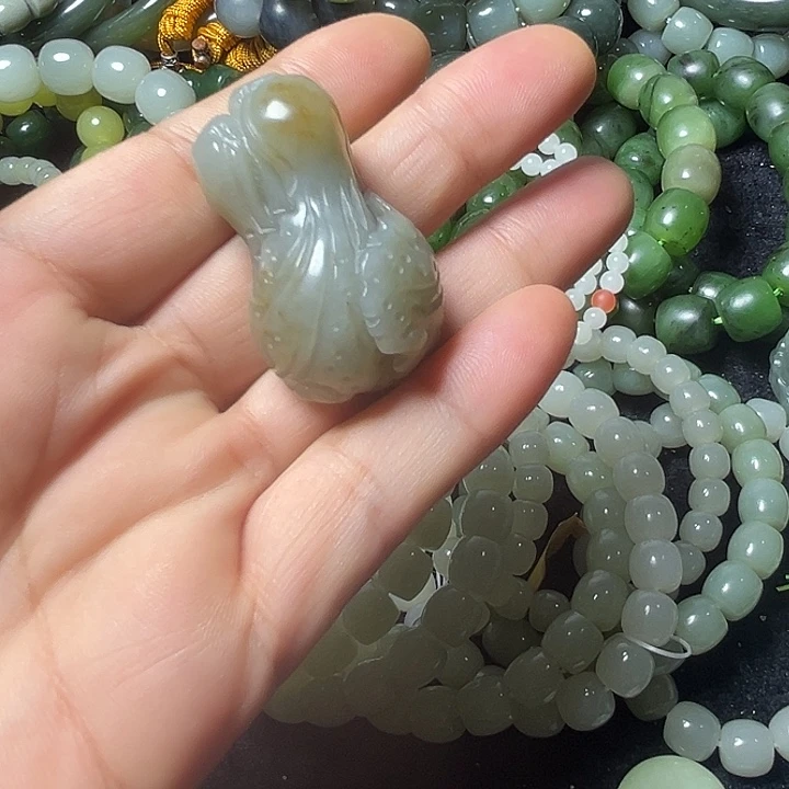 和田玉未镶嵌手串