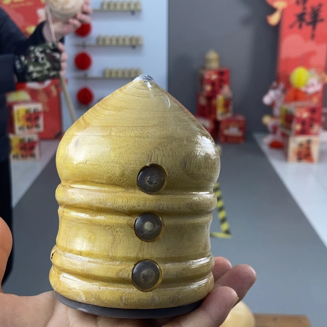 10厘米带灯槐木陀螺