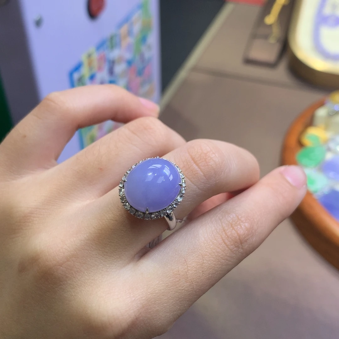 翡翠18K金镶嵌颈饰翡翠