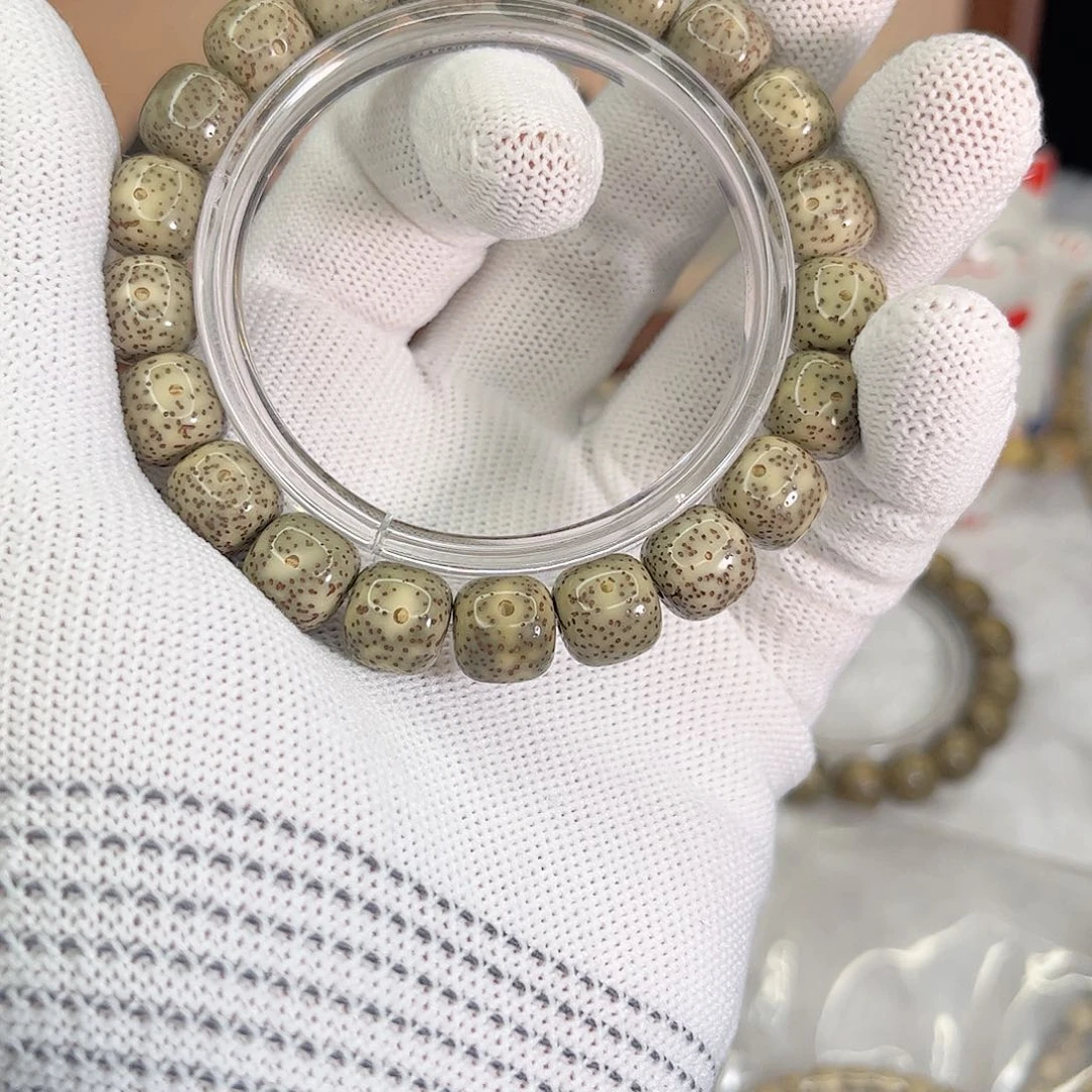 星月菩提手串651 号.  星月菩提.  一物一图.