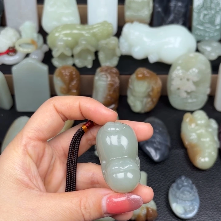 颈饰未镶嵌和田玉