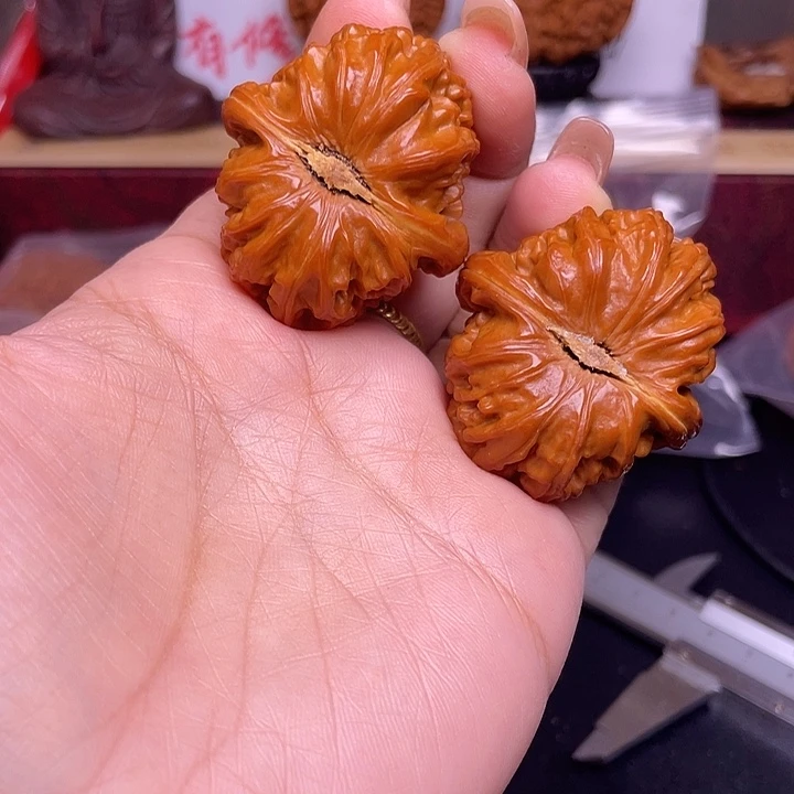 徐****吊坠猴头核桃白狮子福利