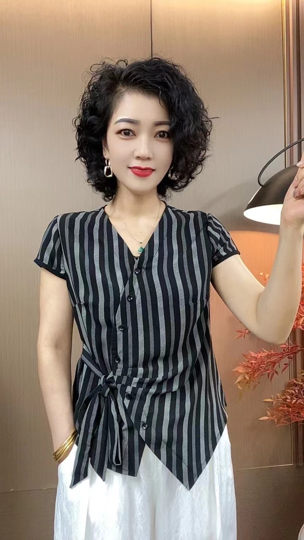 2025夏季新款V领短袖显瘦修身时尚女士百搭小衫上衣8629