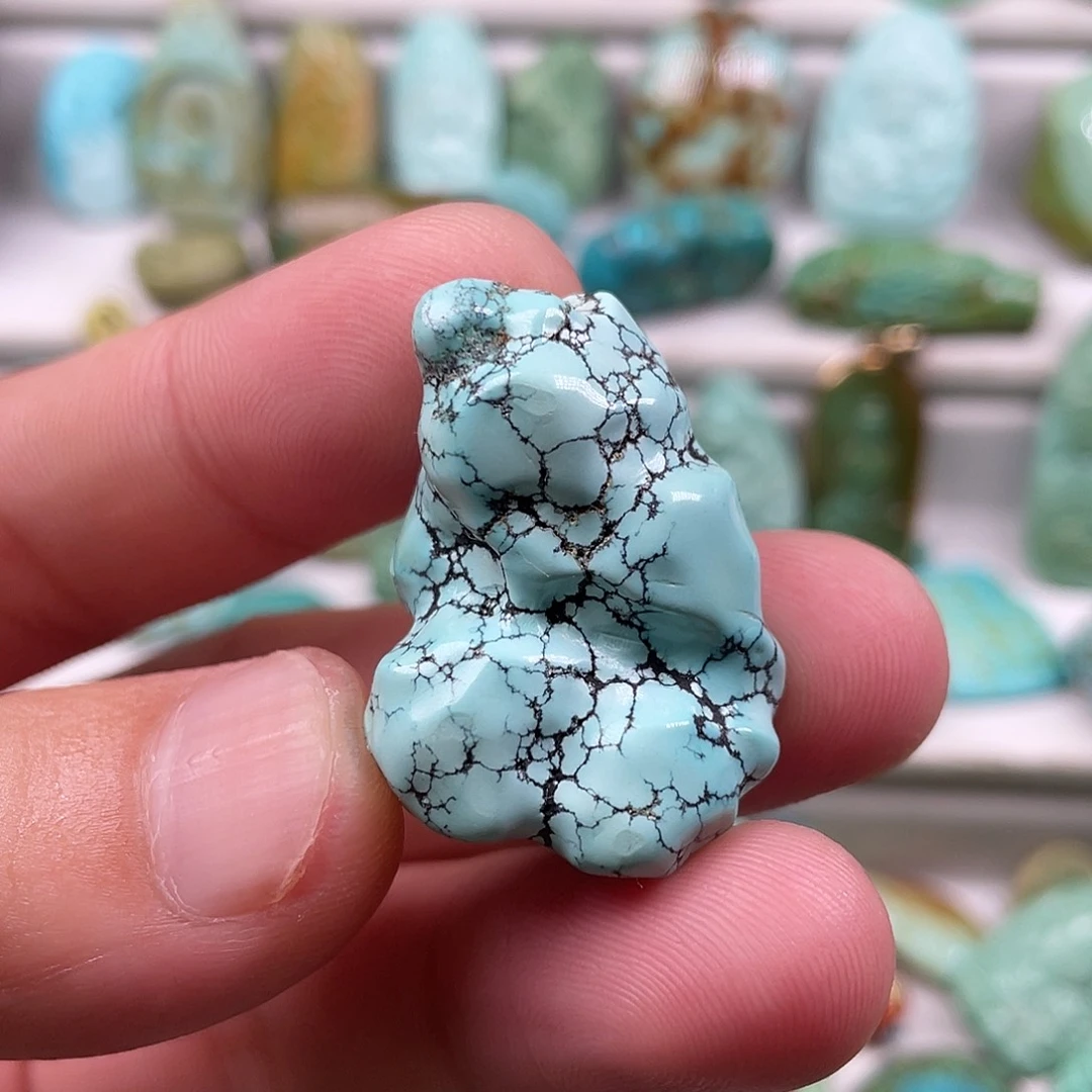 绿松石未镶嵌颈饰