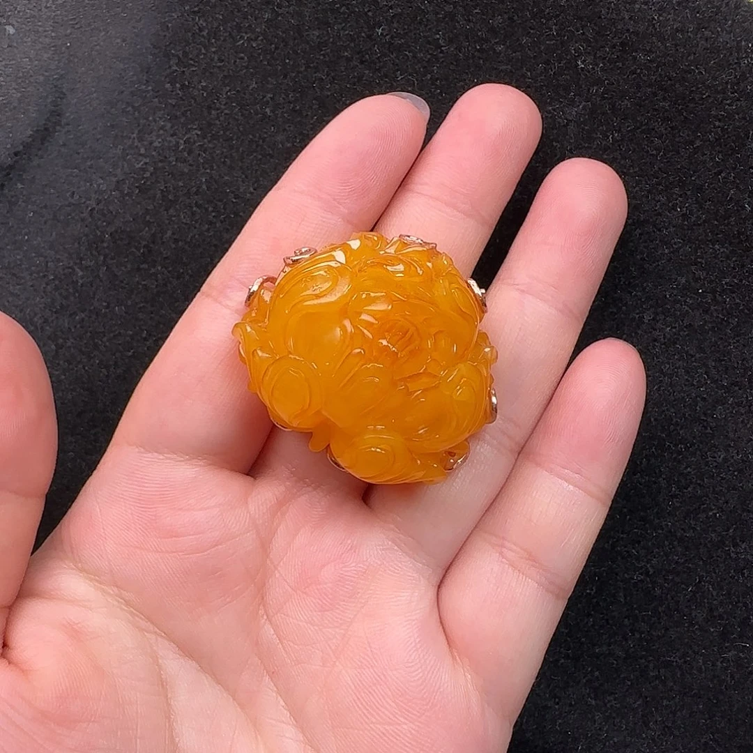 蜜蜡未镶嵌珠宝奇石