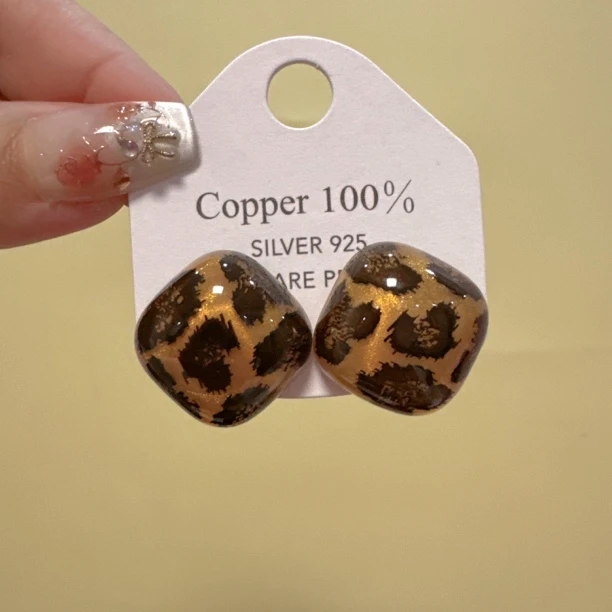 铜合金耳饰 【菱形豹纹】美拉德秋冬洋气显脸小耳钉 A400