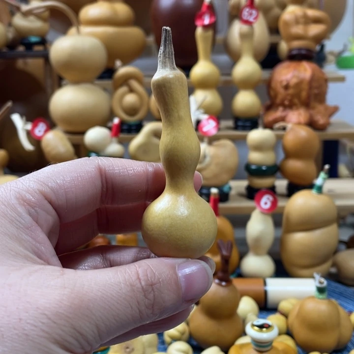 娟***子3美好的一天从吃瓜开始啦