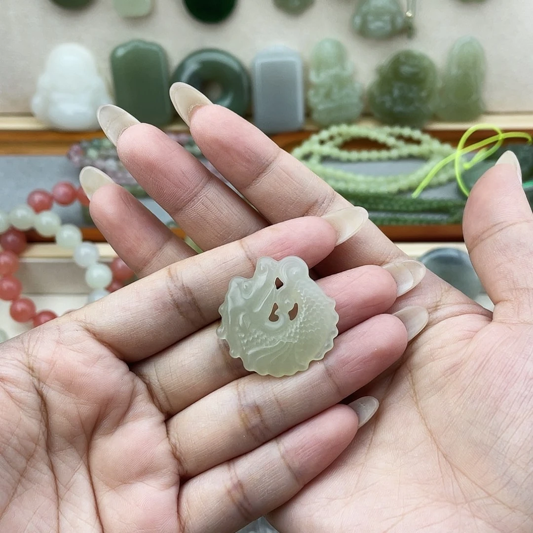 颈饰未镶嵌和田玉