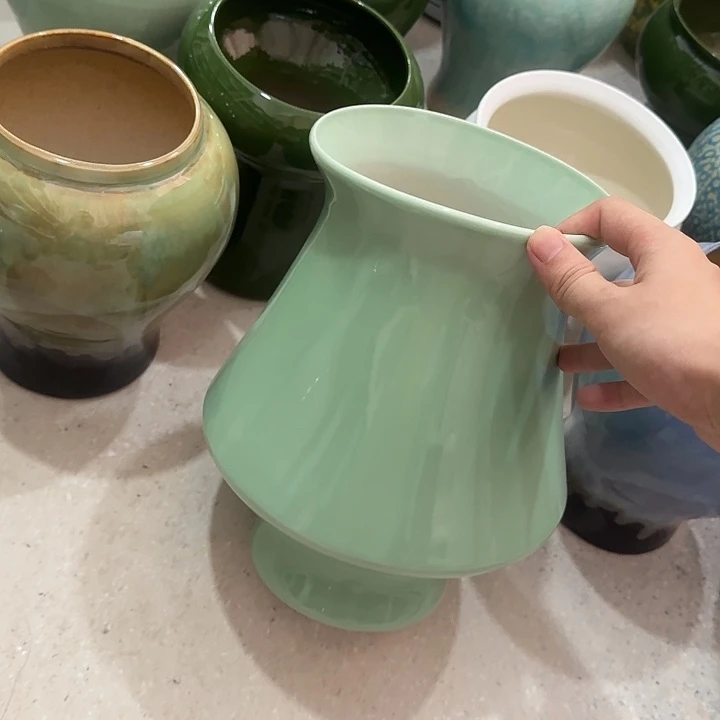 白泥花盆微瑕有孔