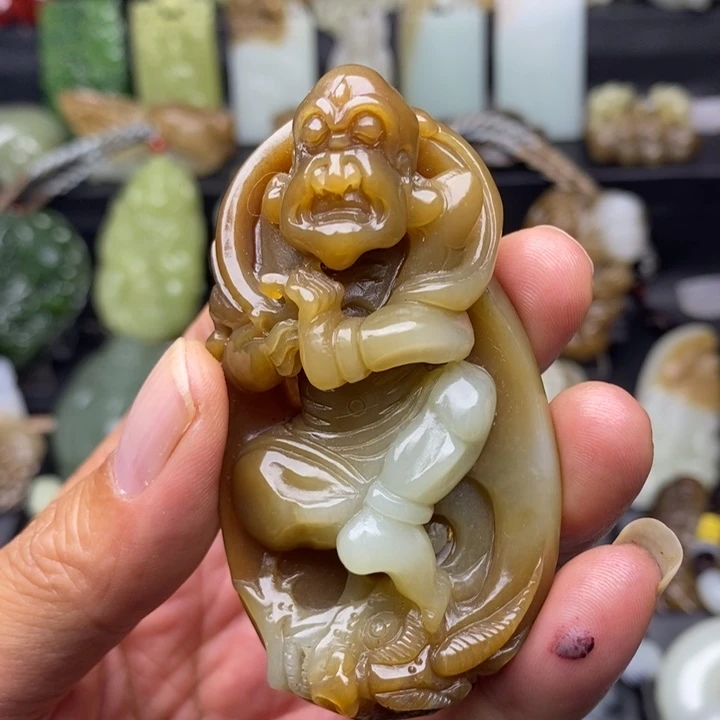 和田玉未镶嵌颈饰