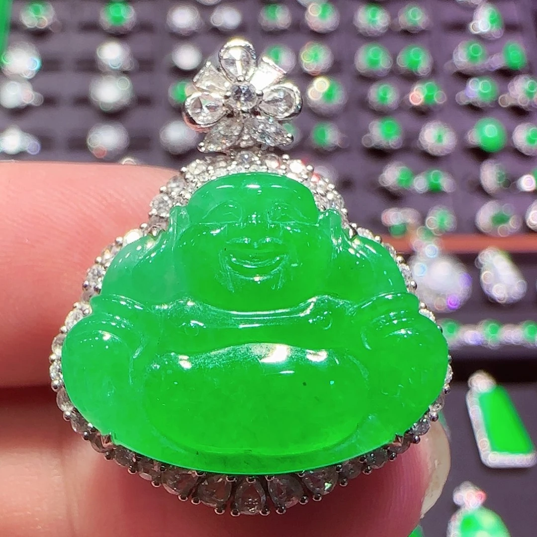 翡翠18K金镶嵌颈饰吊坠