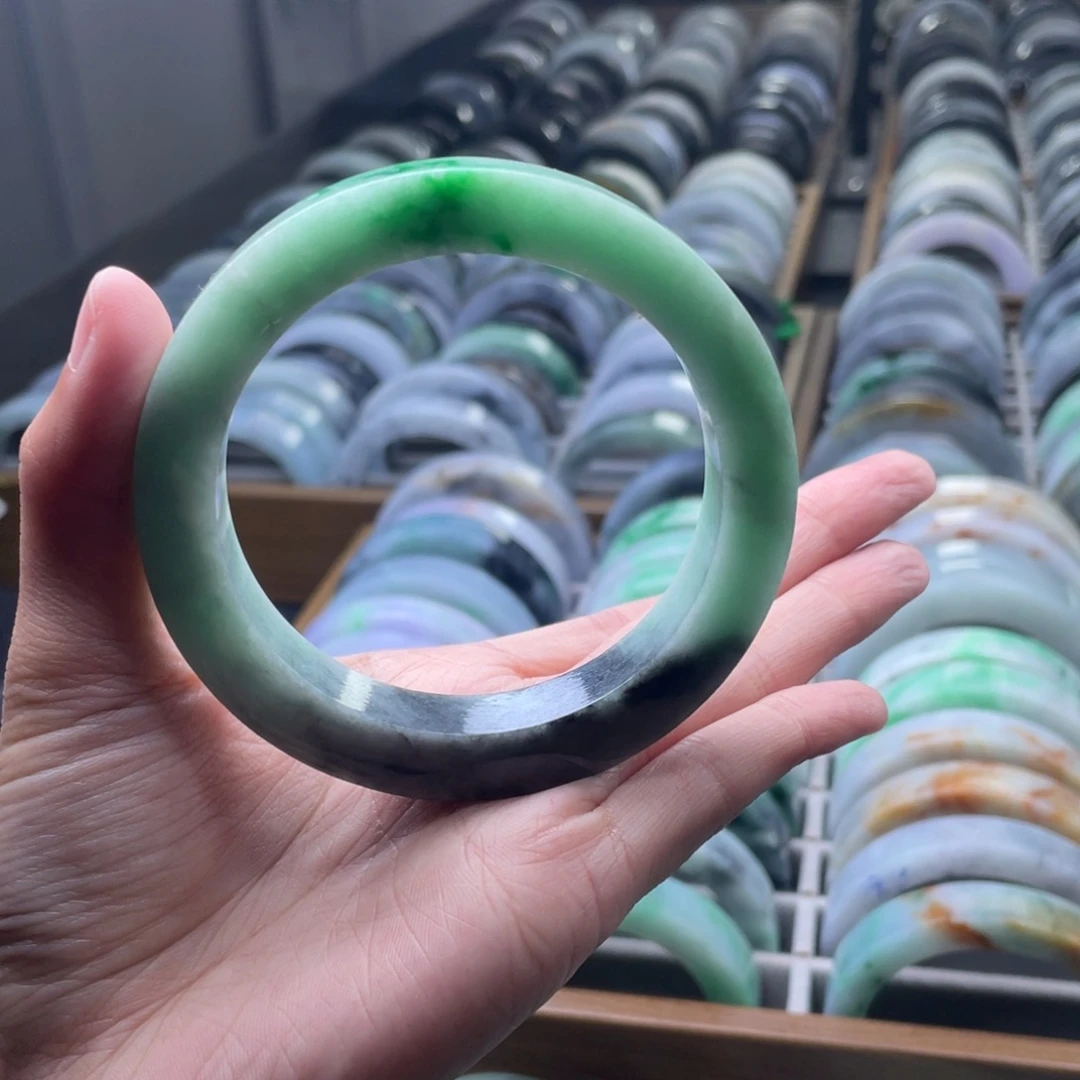 定制翡翠未镶嵌翡翠手镯