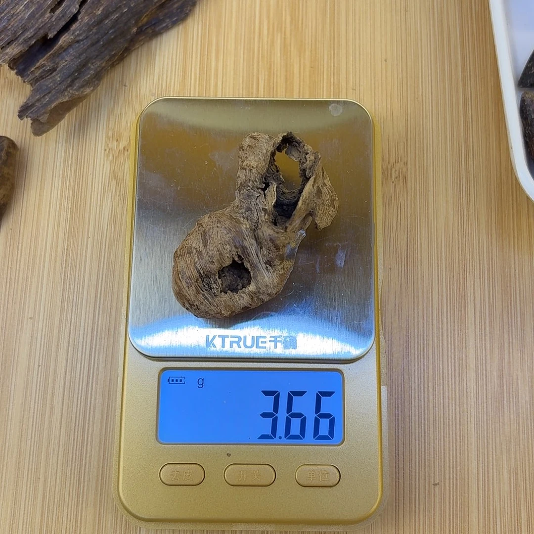 大***然海南沉水鸡母虫漏3.66克