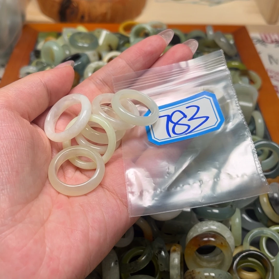 蛇纹石玉未镶嵌珠宝奇石